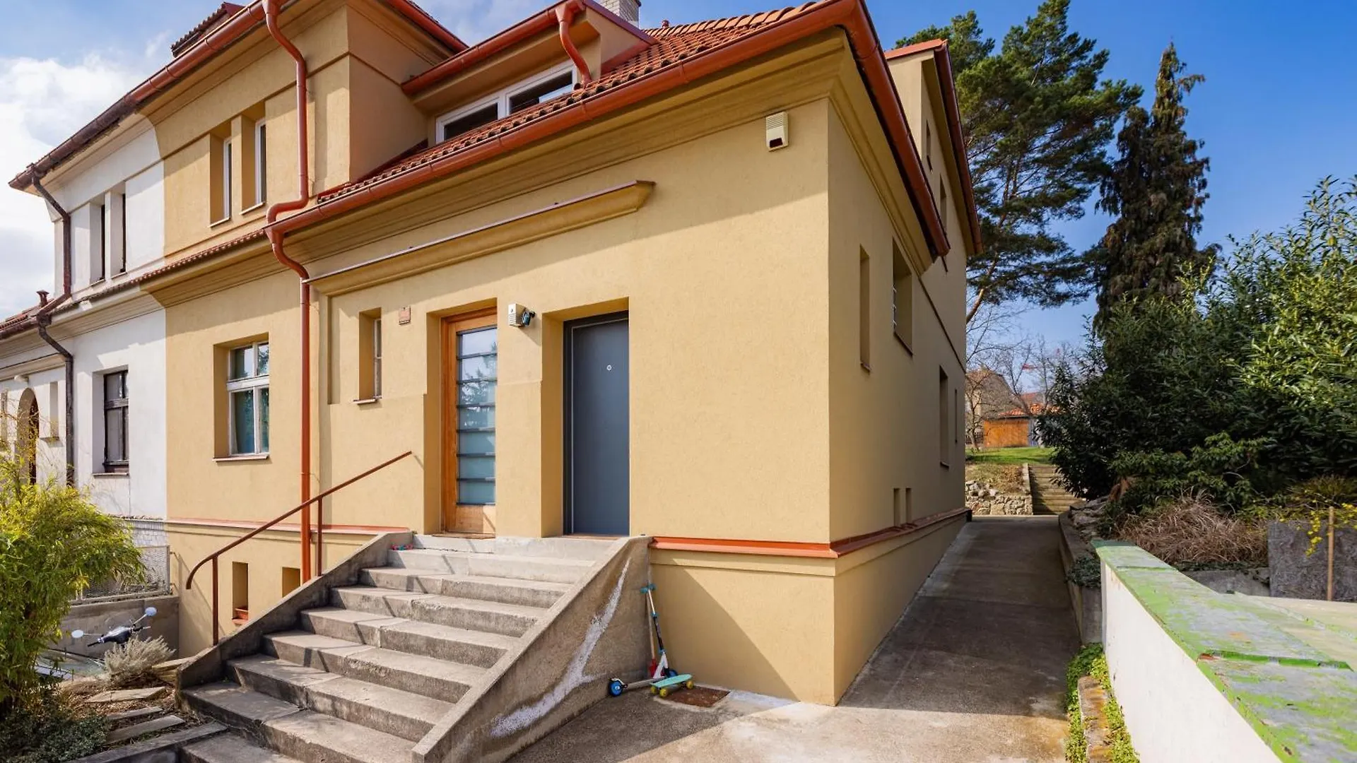 פראג Luxury&Spacious 140M2 Two Floor Rooftop Apartment