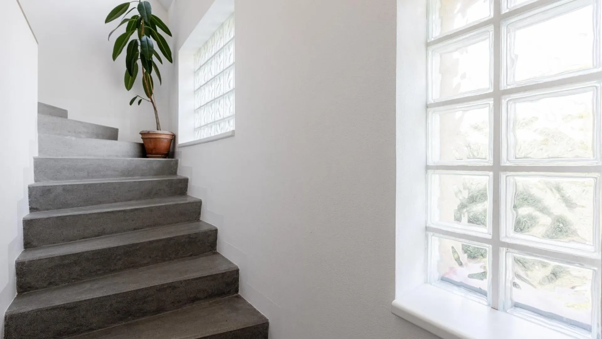 Luxury&Spacious 140M2 Two Floor Rooftop Apartment براغ